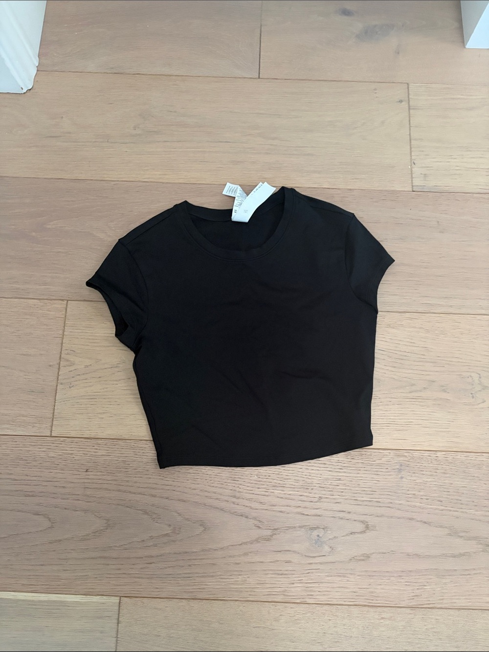 ALO Yoga Black Cropped Crew Tee